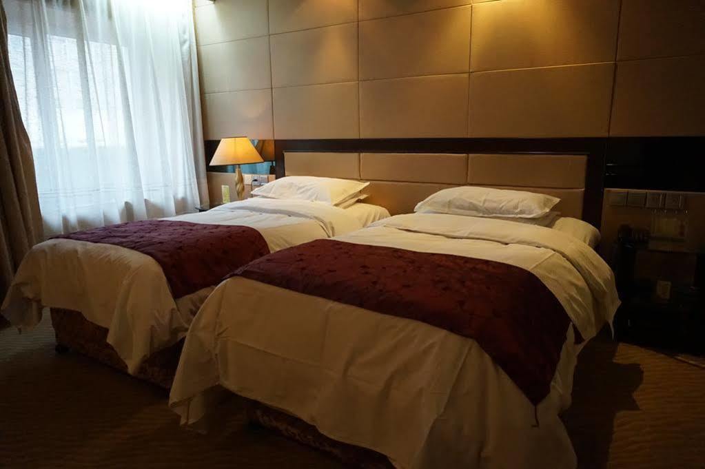 Tianzhi Hotel Harbin Esterno foto