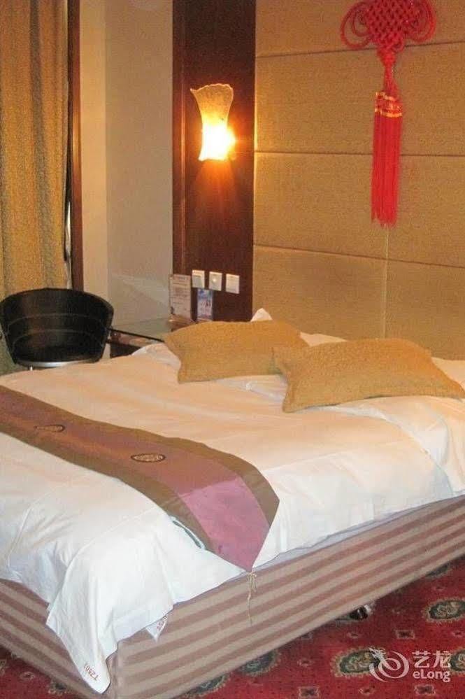 Tianzhi Hotel Harbin Esterno foto